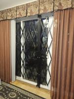 VEVOR Double Folding Security Gate 5
