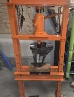 Basic but effective hydraulic press 5