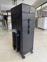 A Professional Makeup Case That’s Built to Last 5