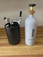 Хорошо бы комплект из кега и баллона со шлангом соединения 5