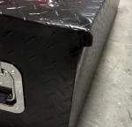 Damaged/Does not stay locked 2