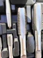 Tap and die set  1