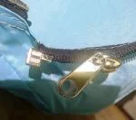 Bad zipper - Quality control at manufacturing plant lacking 4