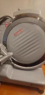 Check slicer immediately after taling delivery and be very careful 1