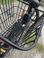 NO SCREWS AND NUTS TO ATTACH BASKET 2