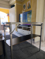 Great table, perfect for djs karaoke singers 5