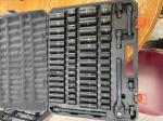 Ratchet has very fine clicks , very heavy duty 5