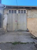 Installé sur une porte de grange de ferme comtoise 5