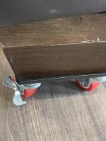 Design flaw that can scratch floors 3