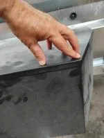 Es dura y soporta el peso de una persona subida en la caja 4