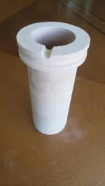 It does not include a graphite crucible. 3