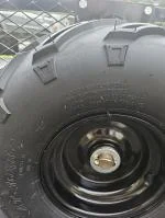 Belle remorque mais des pneus de capacité de 2x 250 lbs seulement, pour une remorque de capacité théorique de 1600 lbs.... 3